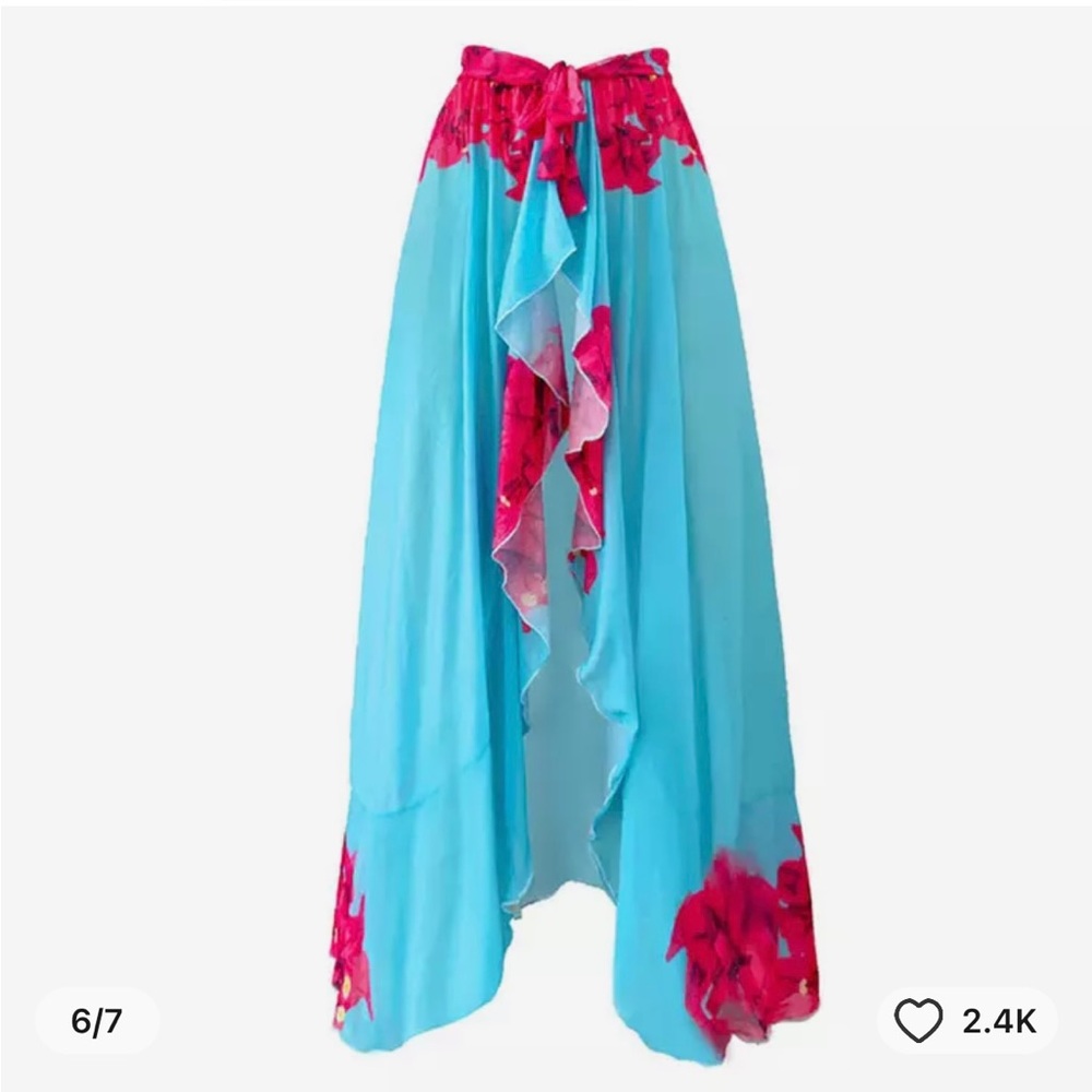 Swim skirt cover up in size M Beautiful!!!